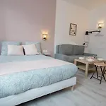 Chateau - Centre Aparthotel 3*