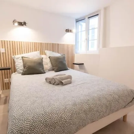 Chateau - Centre Aparthotel 3*