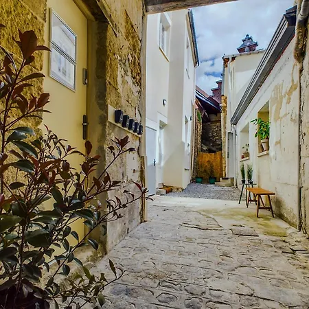 Chateau - Centre 3* كومبيينْيِ