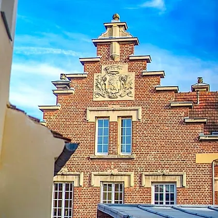 Chateau - Centre Aparthotel 3*