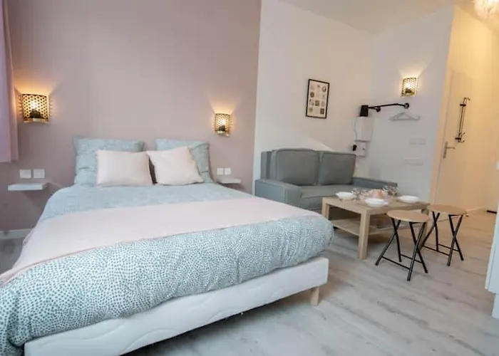 Chateau - Centre Aparthotel 3*